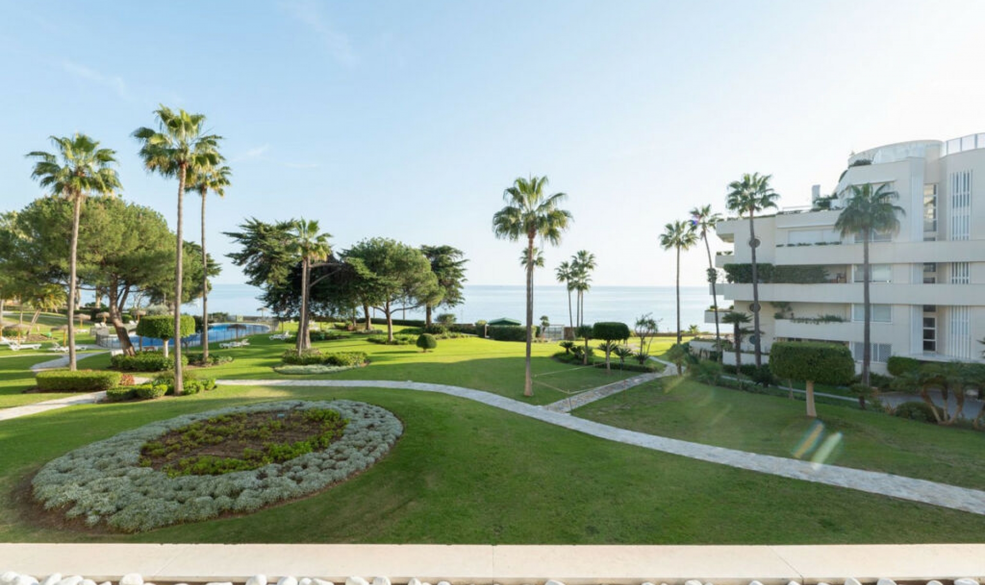 Resale - Apartment -
Estepona