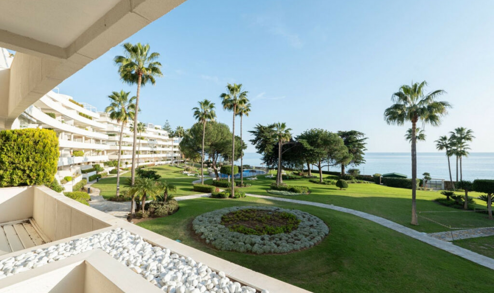 Resale - Apartment -
Estepona