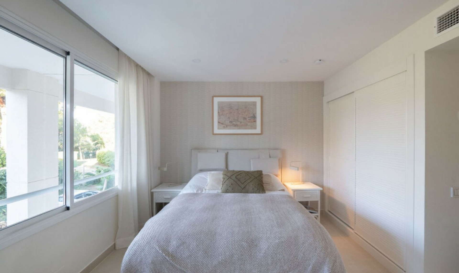 Resale - Apartment -
Estepona