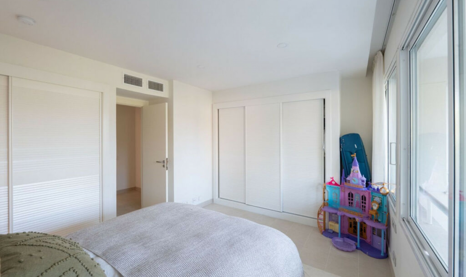 Resale - Apartment -
Estepona