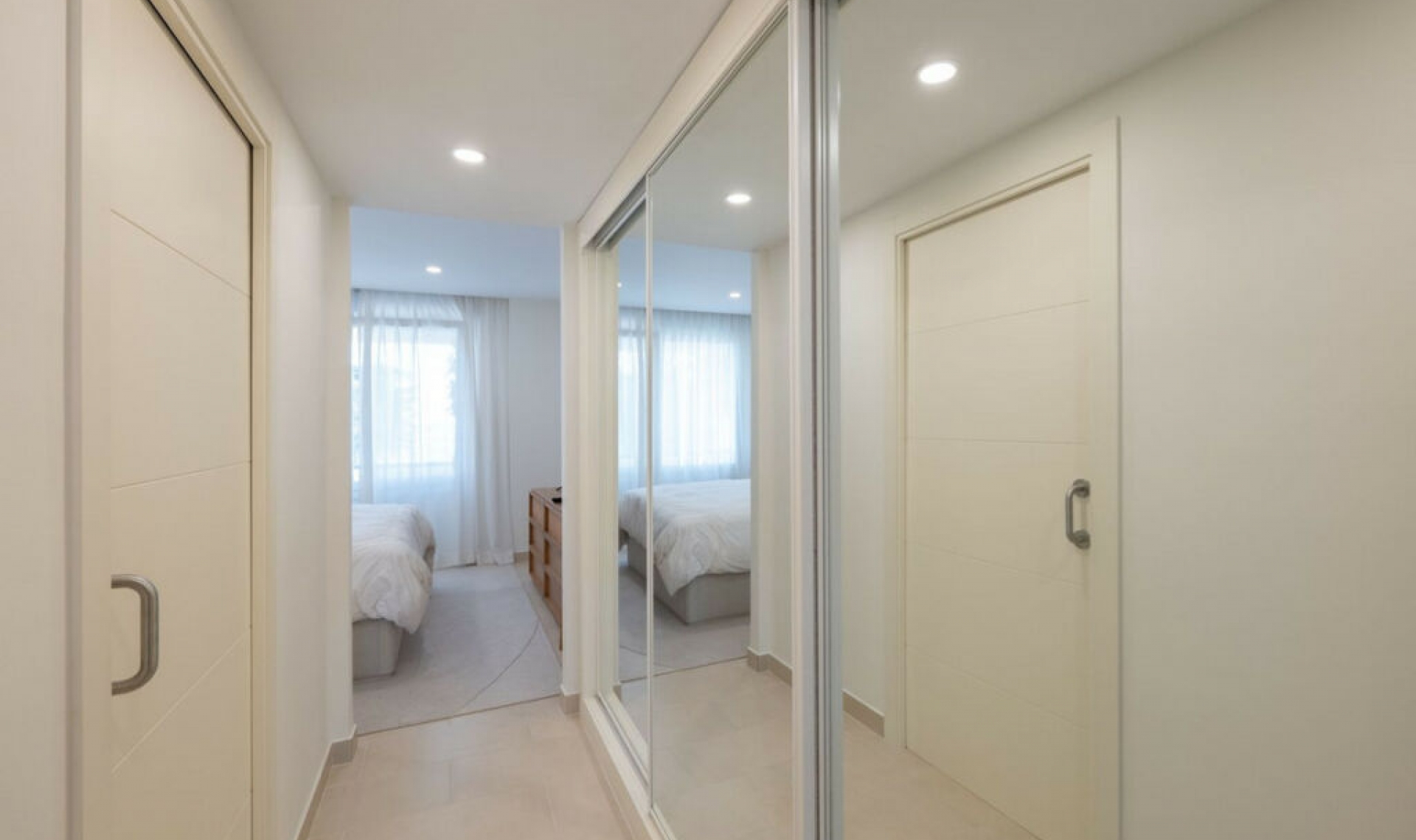 Resale - Apartment -
Estepona