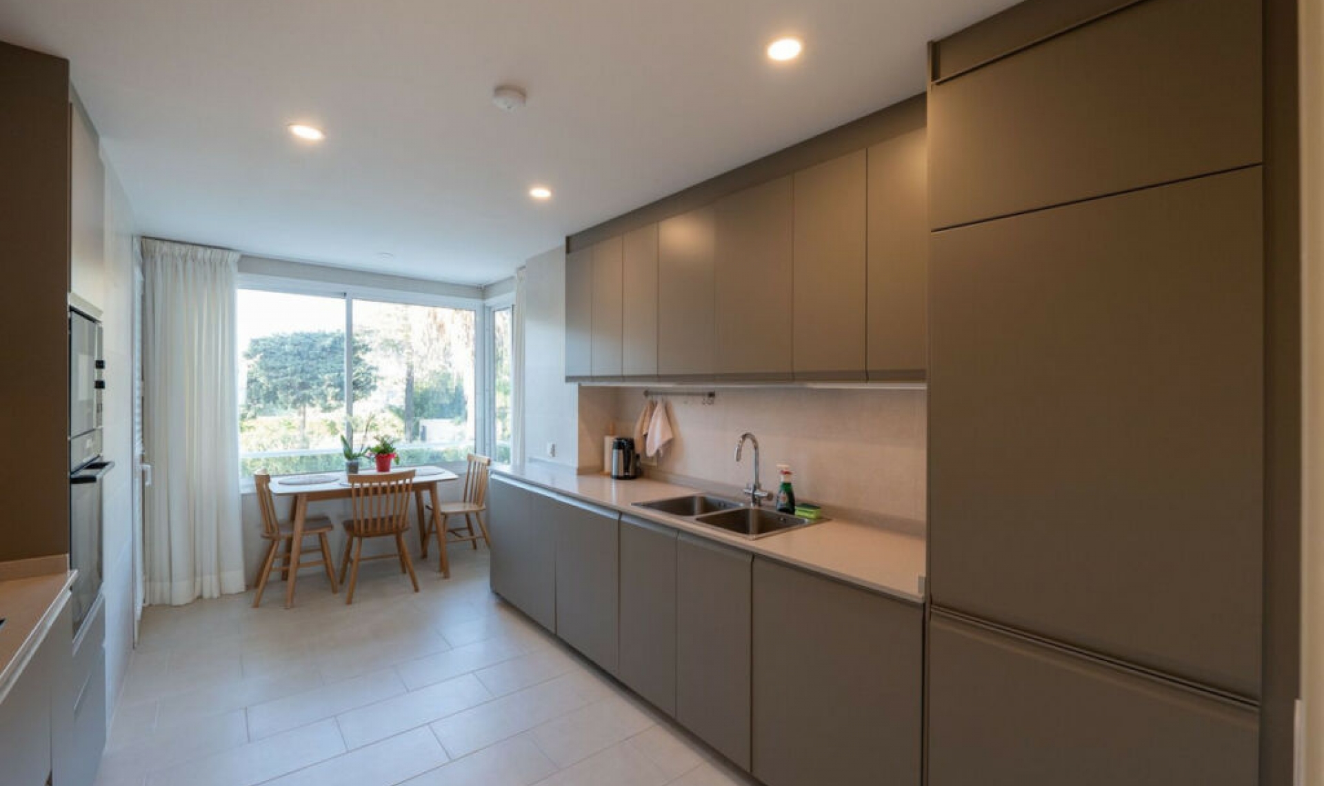 Resale - Apartment -
Estepona