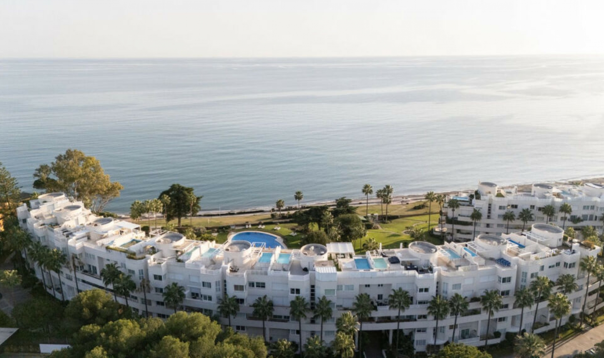 Resale - Apartment -
Estepona