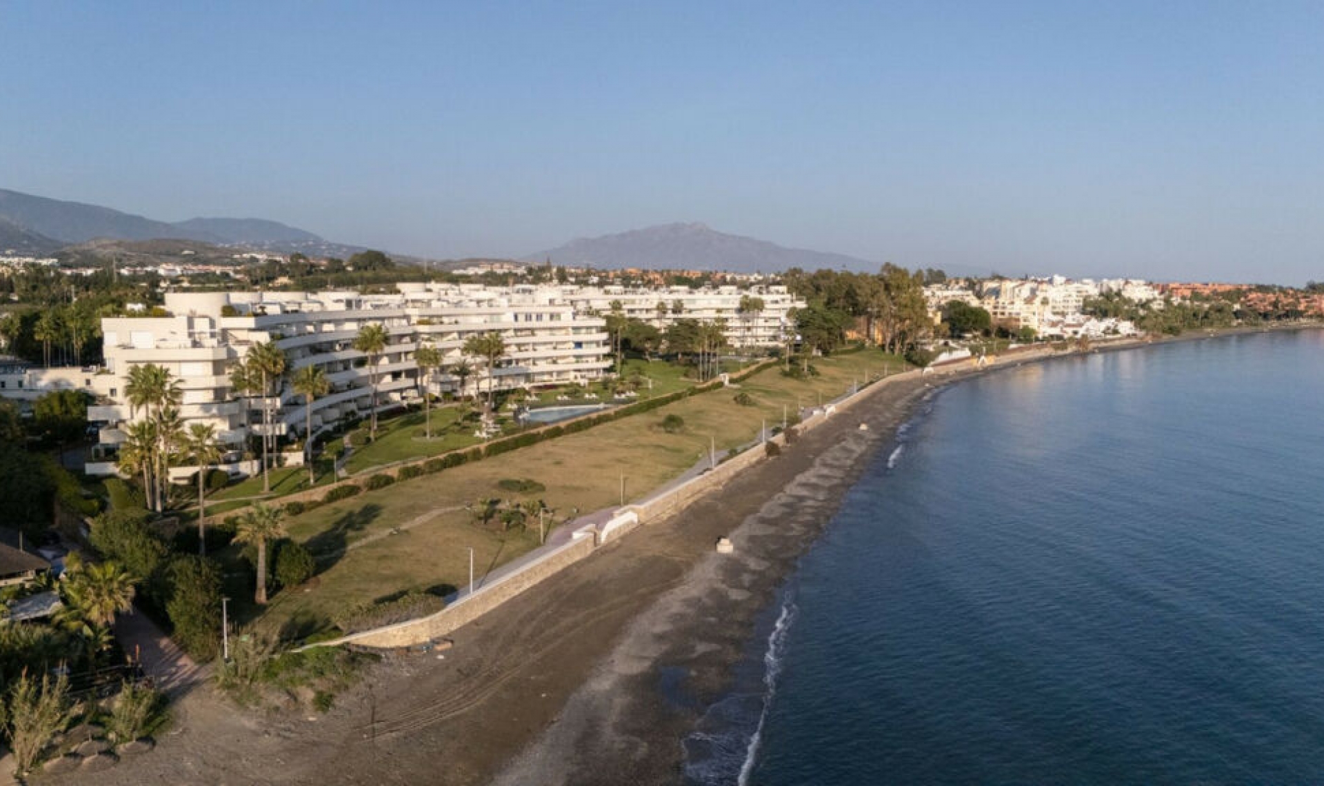 Resale - Apartment -
Estepona