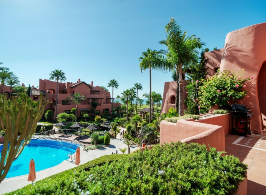 Resale - Apartment -
Estepona