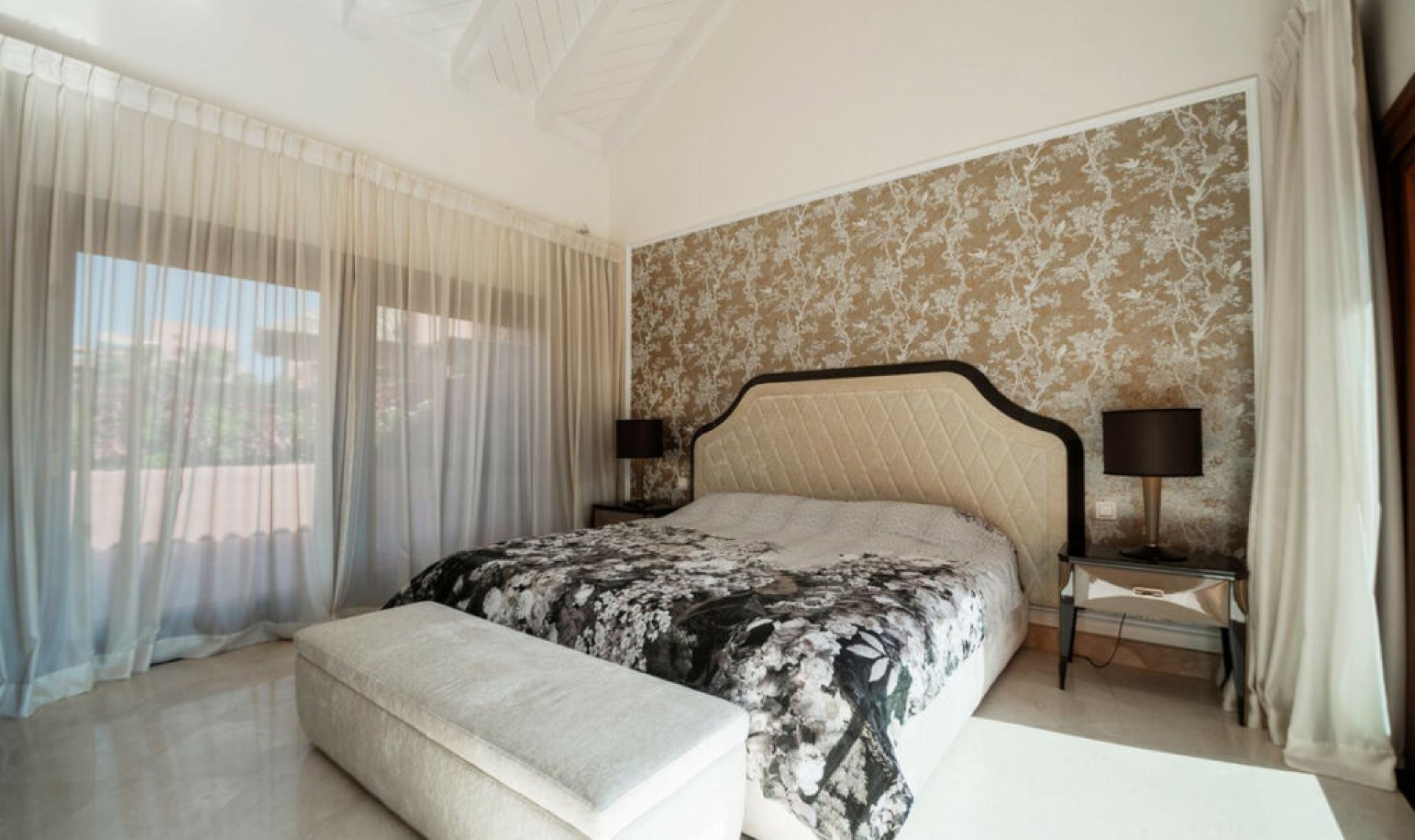 Resale - Apartment -
Estepona