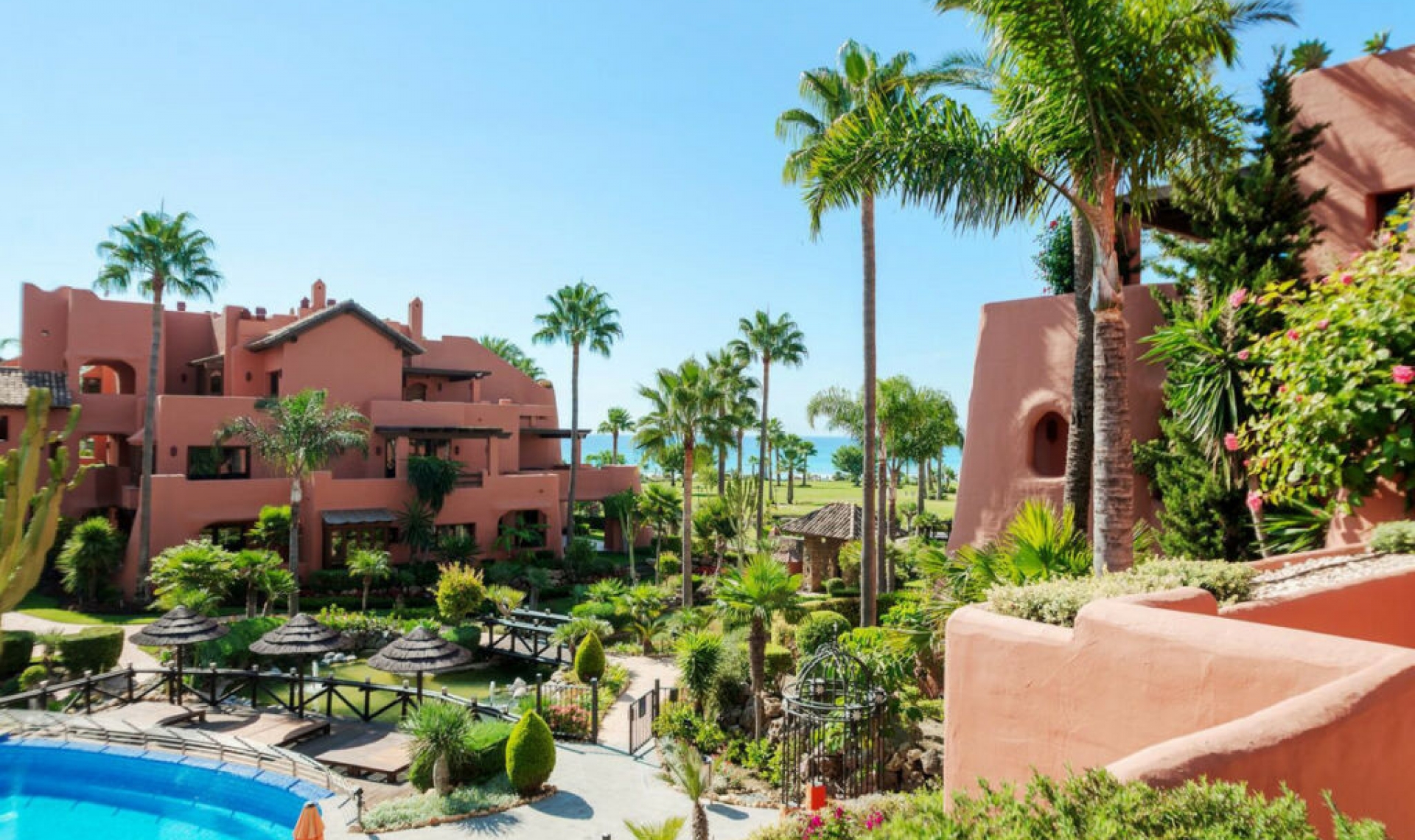 Resale - Apartment -
Estepona