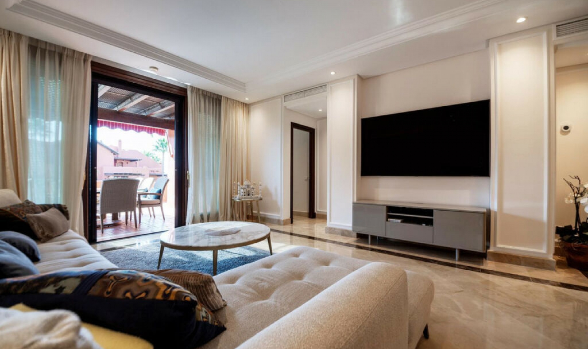 Resale - Apartment -
Estepona