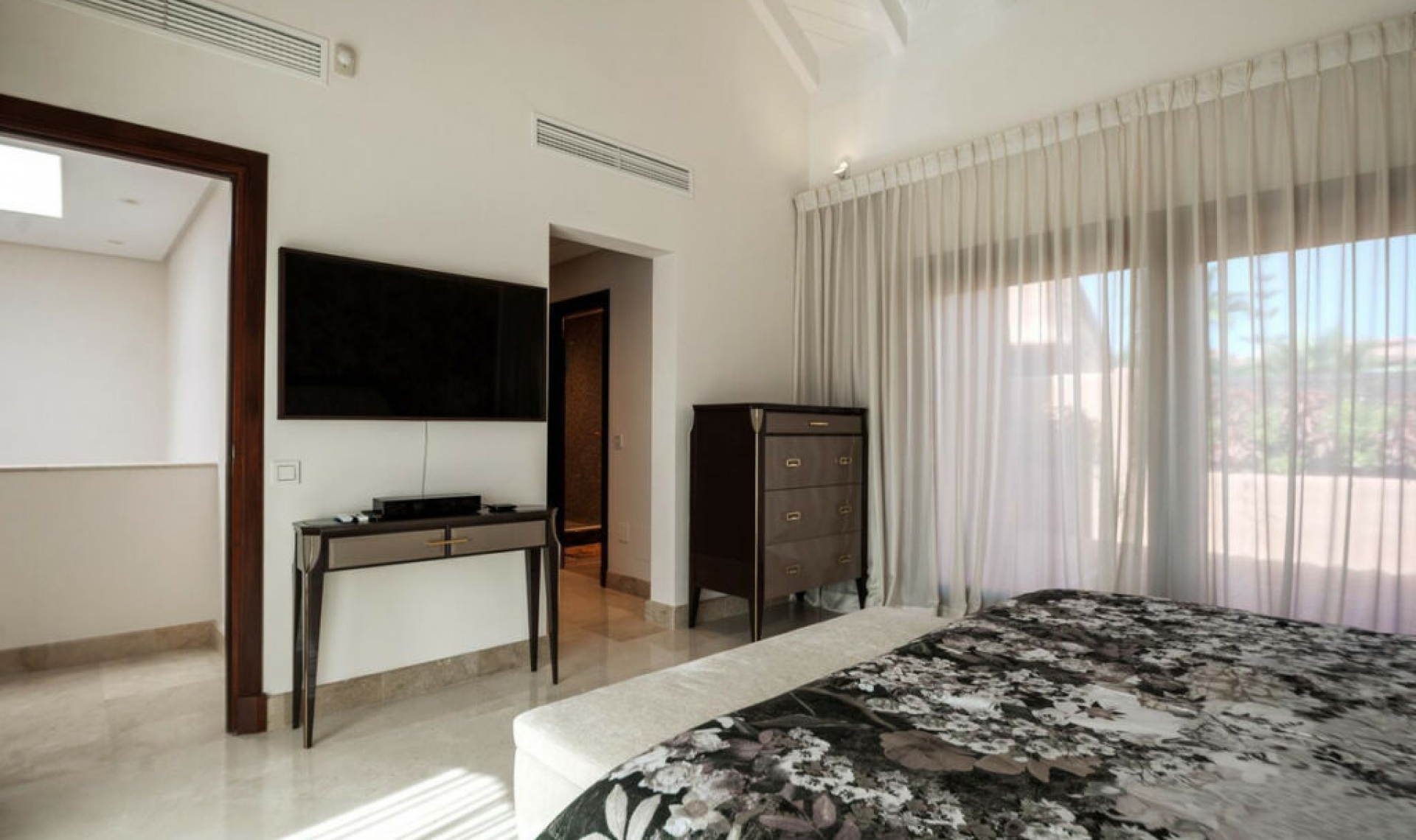 Resale - Apartment -
Estepona