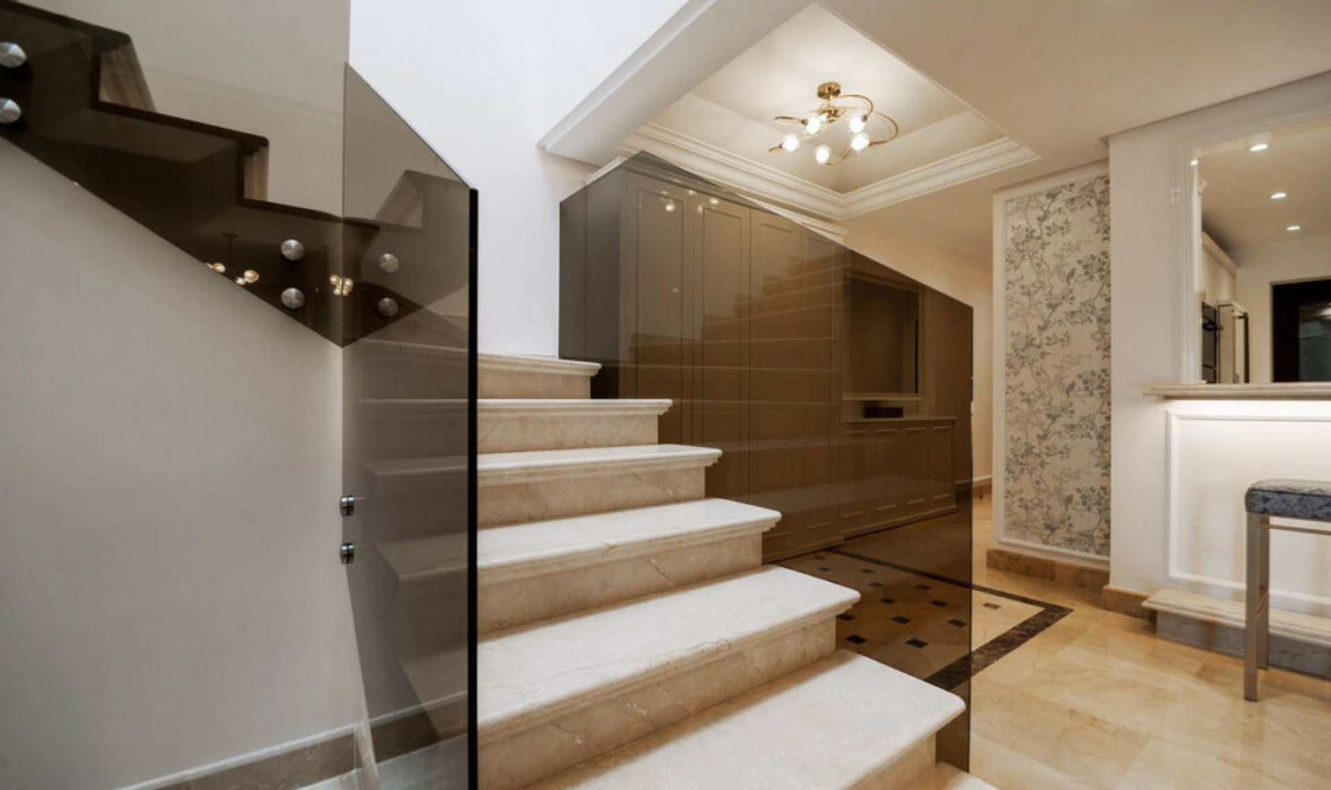 Resale - Apartment -
Estepona