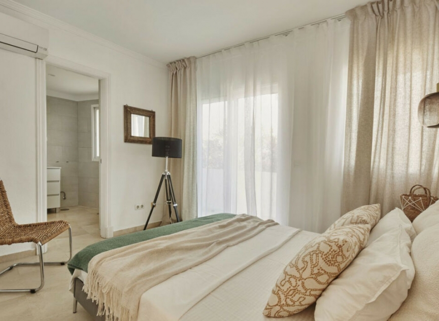 Resale - Apartment -
Estepona