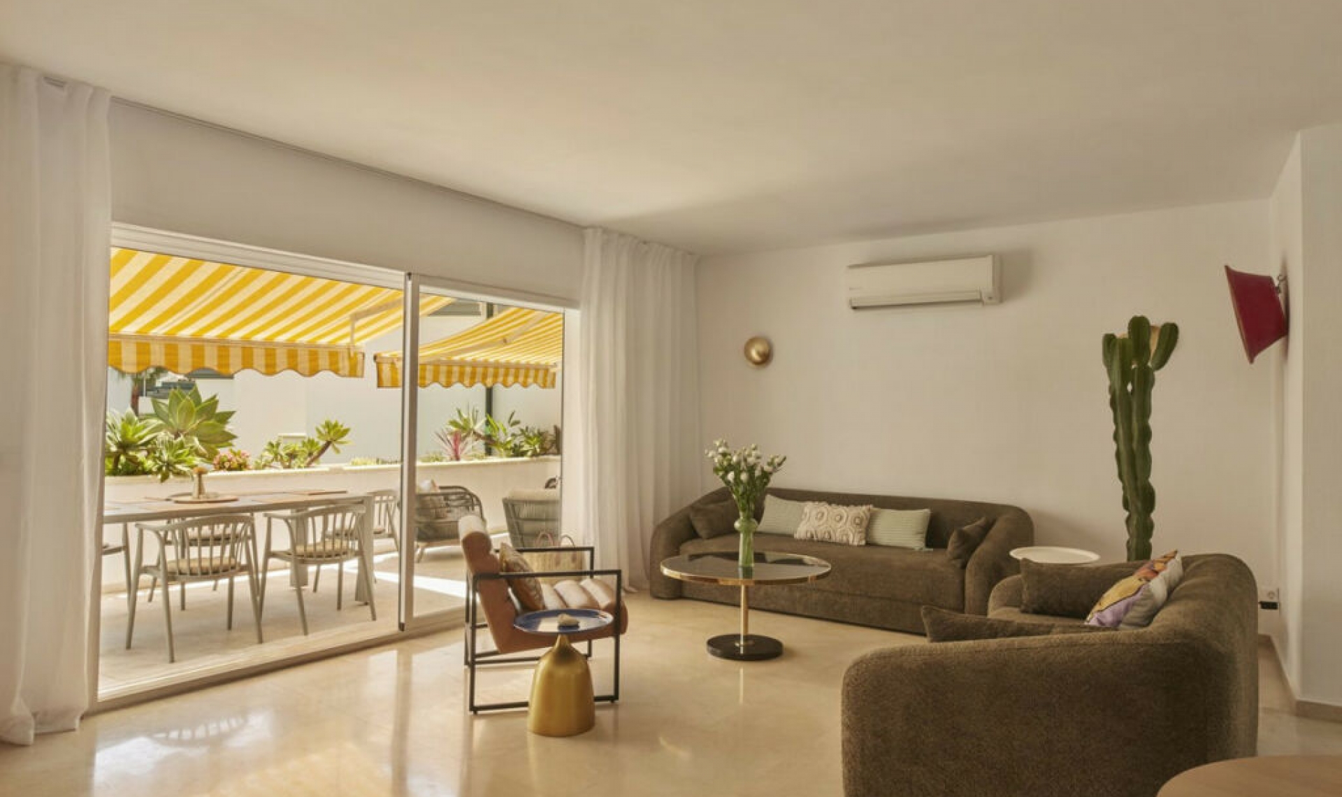 Resale - Apartment -
Estepona