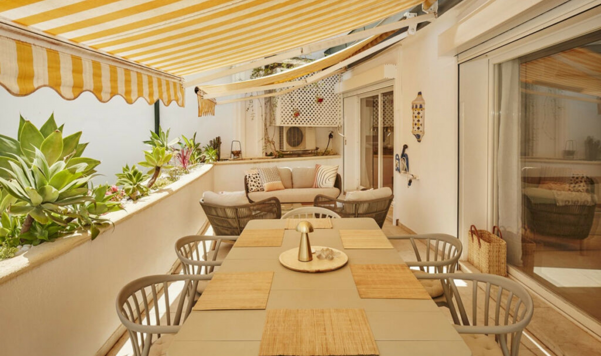 Resale - Apartment -
Estepona