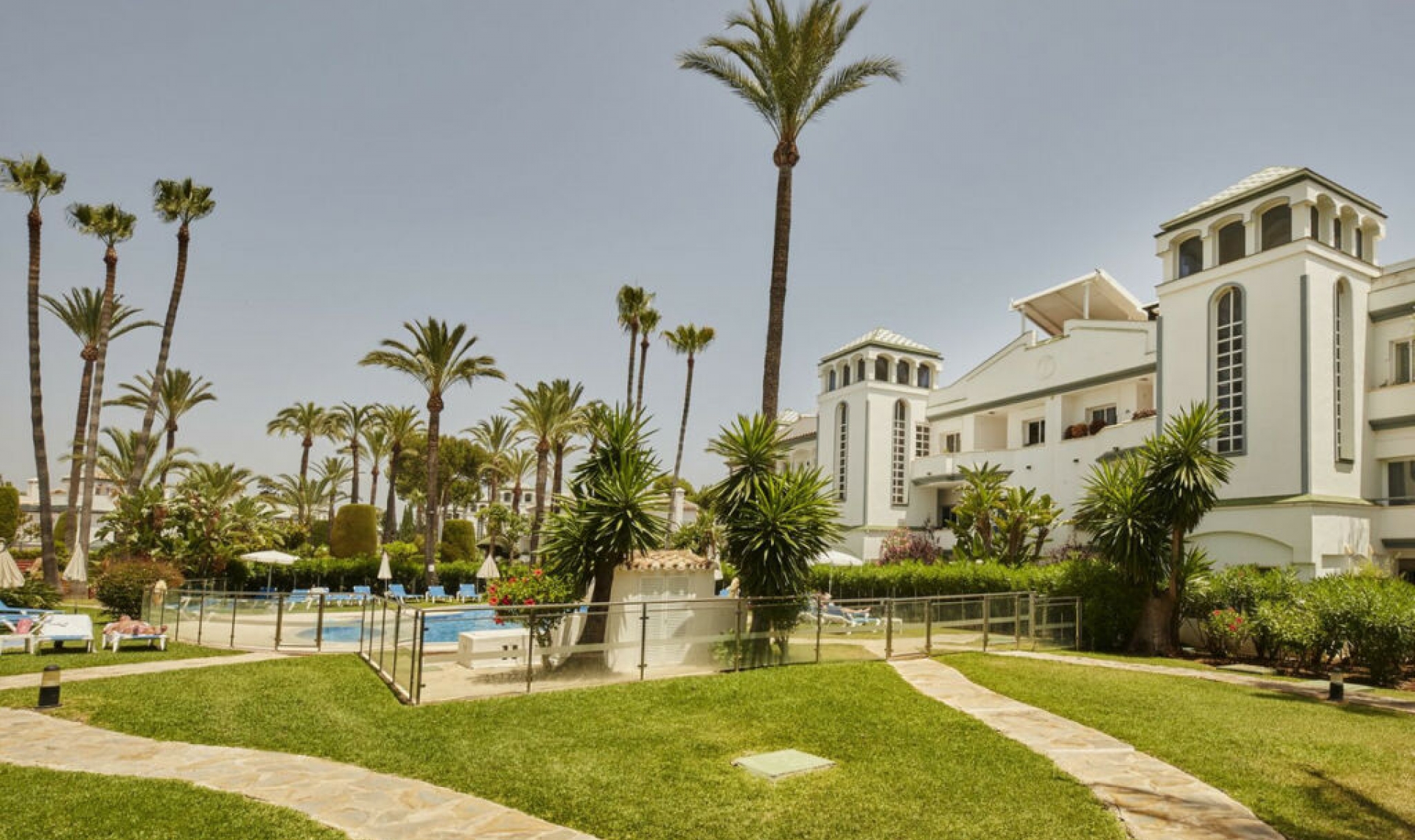Resale - Apartment -
Estepona
