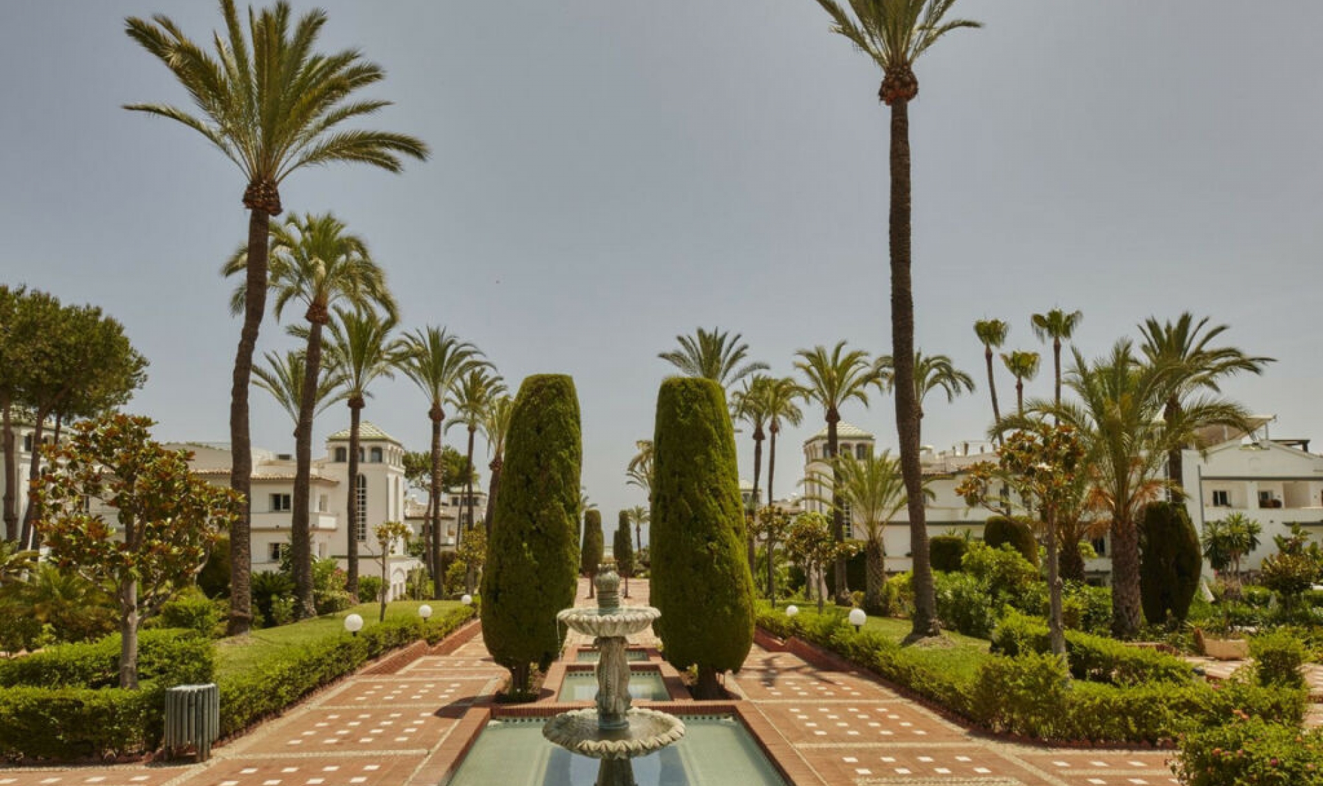 Resale - Apartment -
Estepona