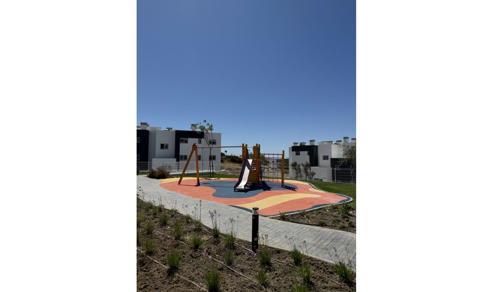 Resale - Apartment -
Estepona