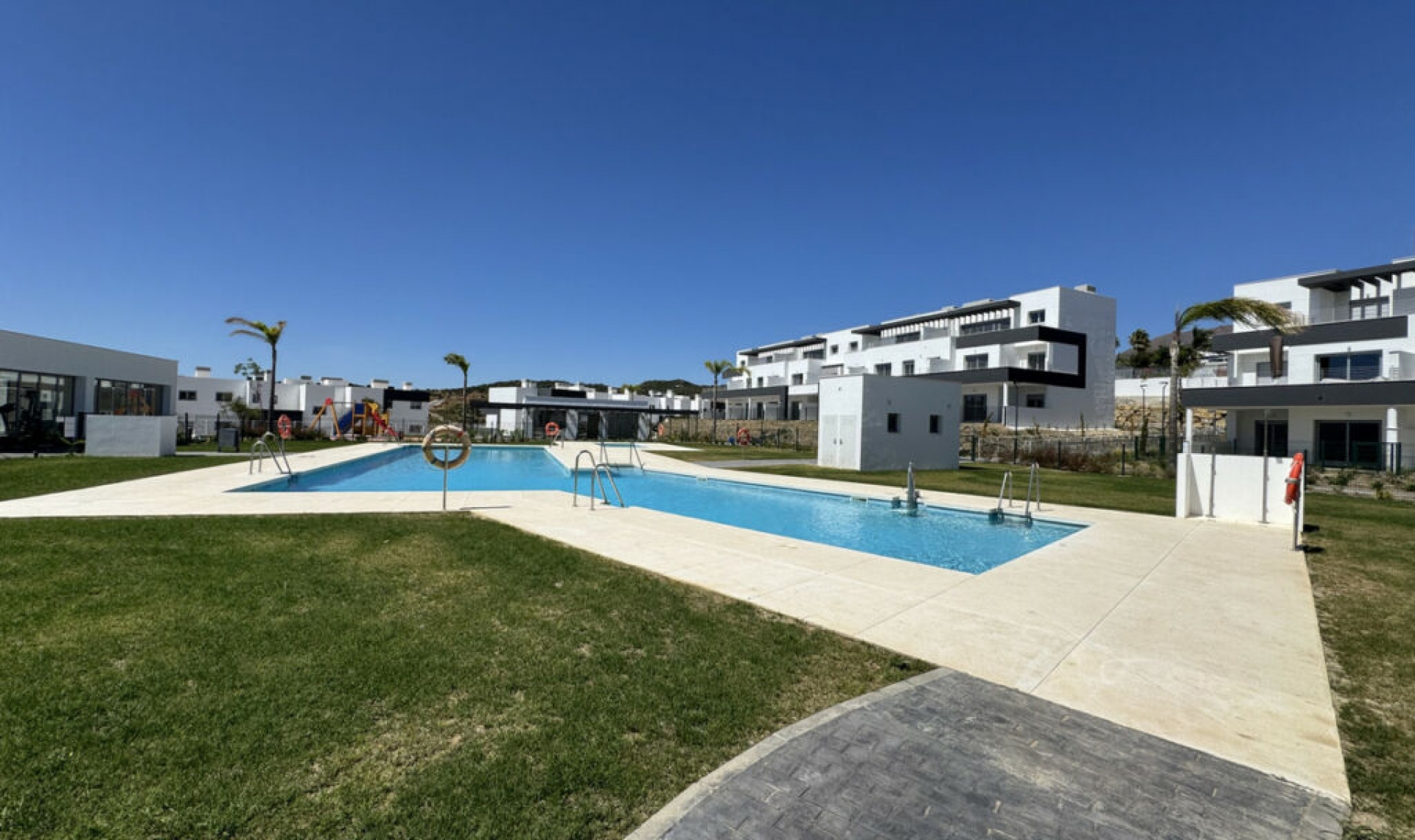 Resale - Apartment -
Estepona