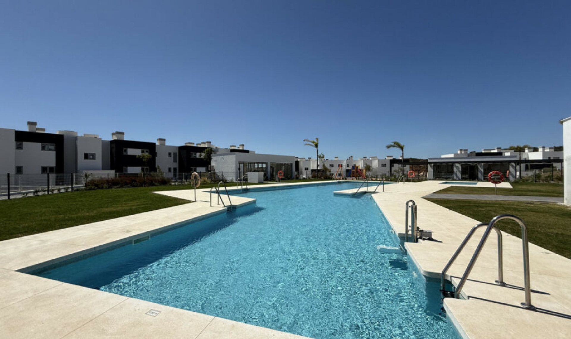 Resale - Apartment -
Estepona