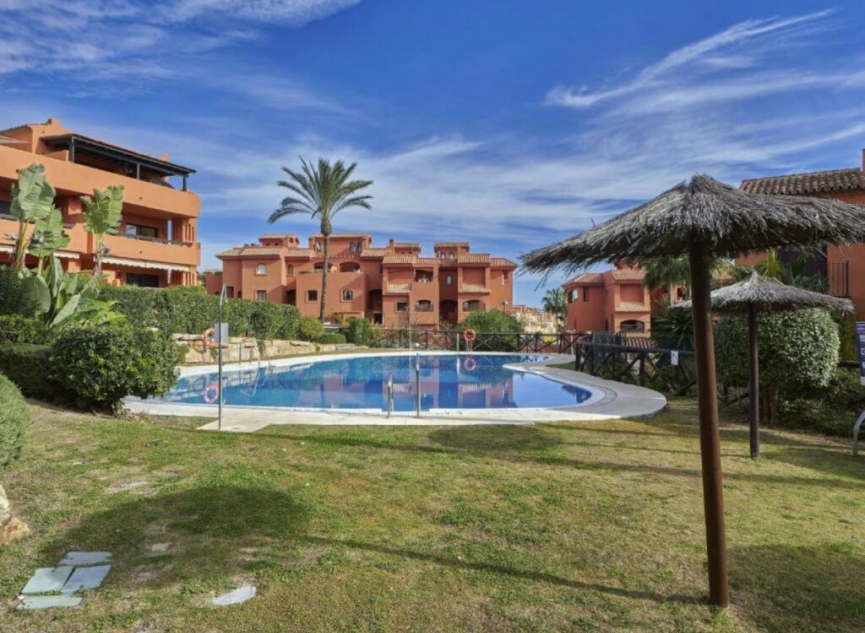 Resale - Apartment -
Estepona