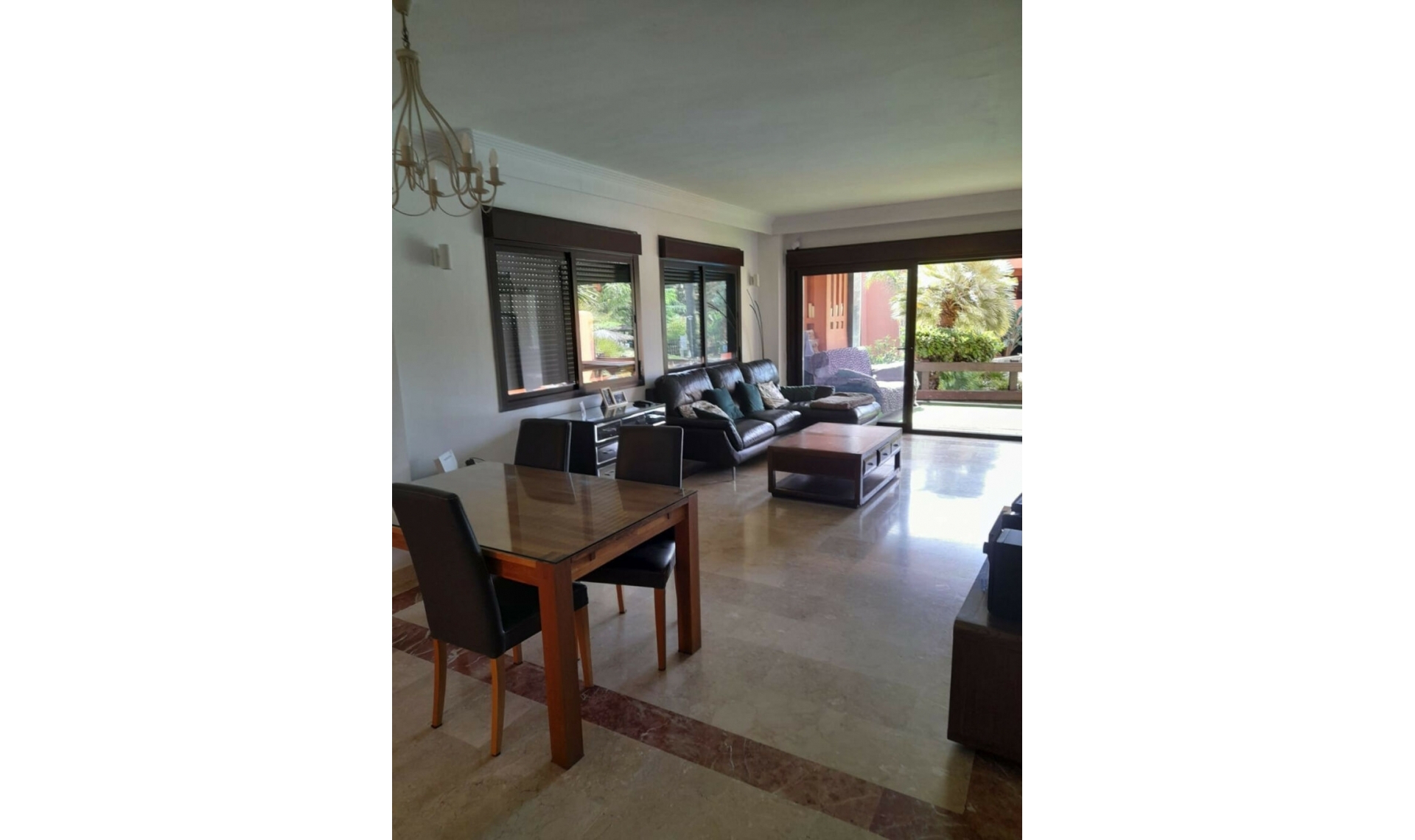 Resale - Apartment -
Estepona