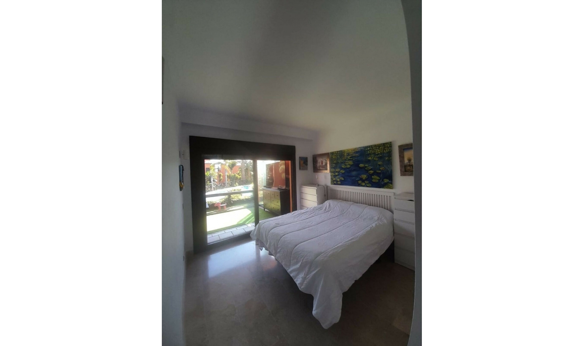 Resale - Apartment -
Estepona