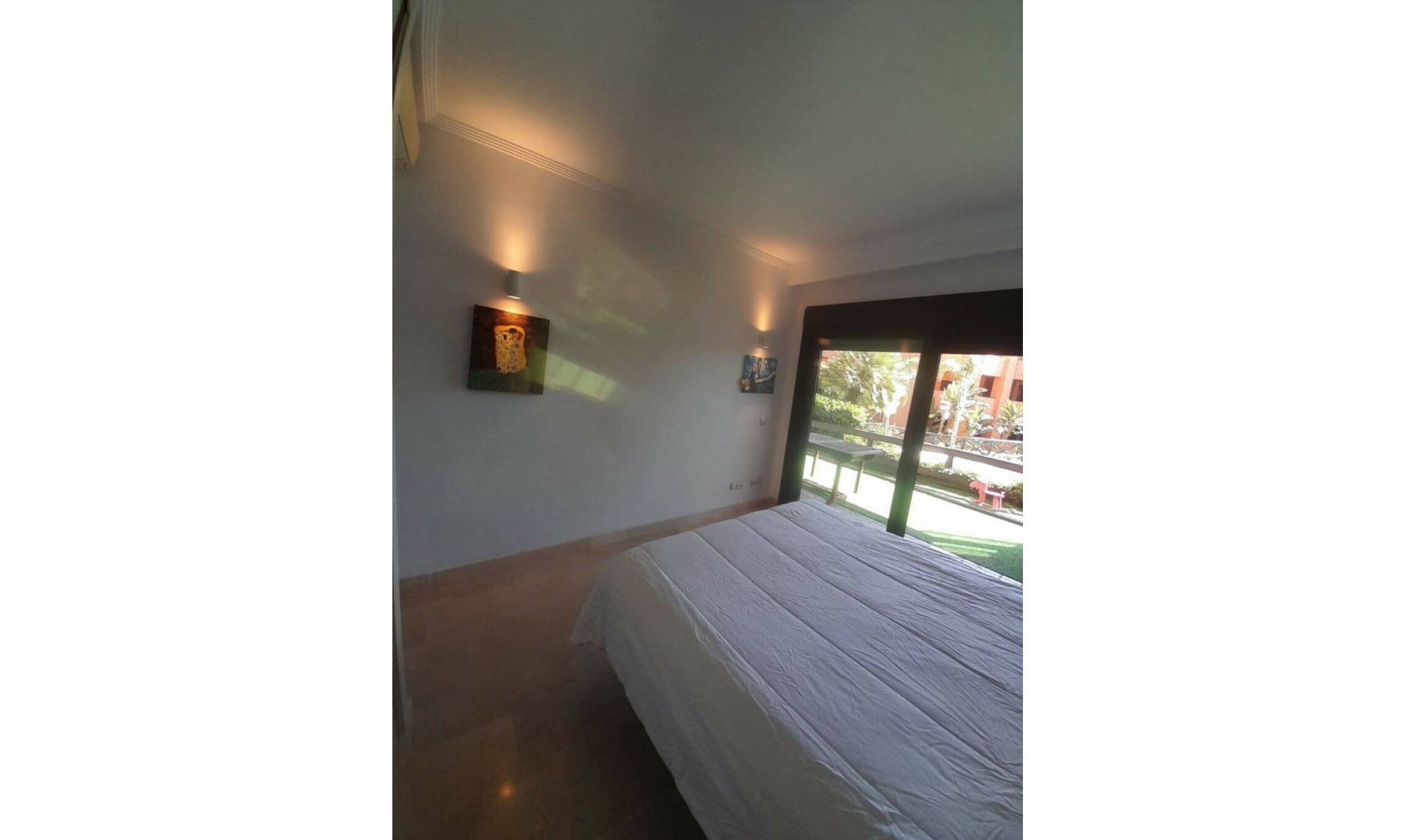 Resale - Apartment -
Estepona