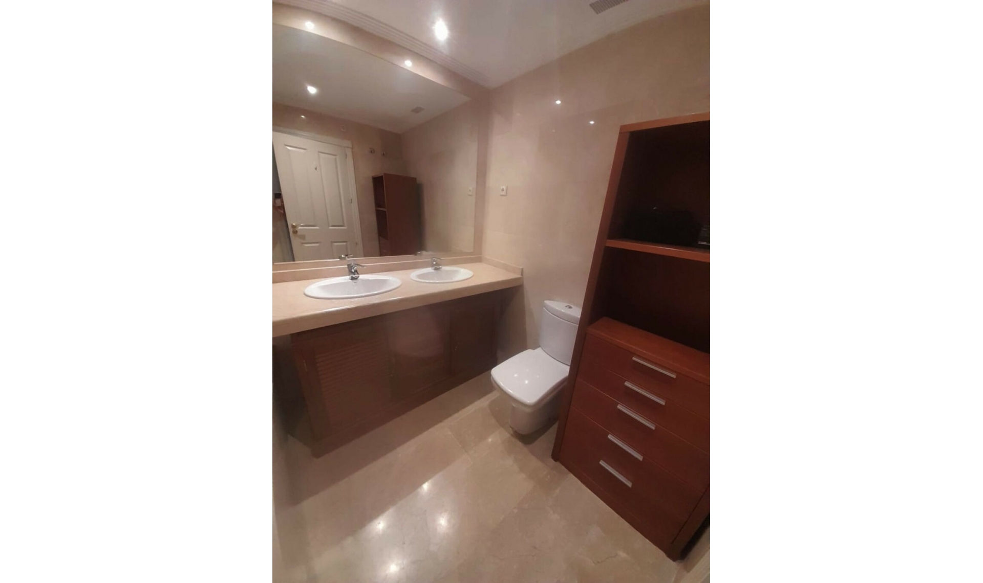 Resale - Apartment -
Estepona