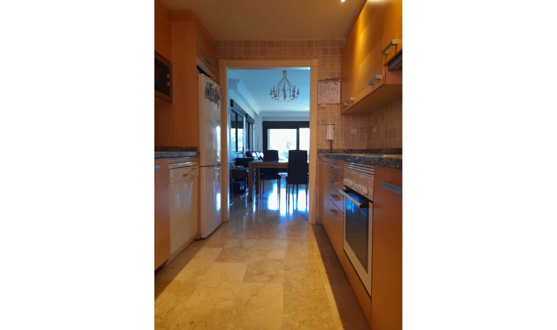 Resale - Apartment -
Estepona