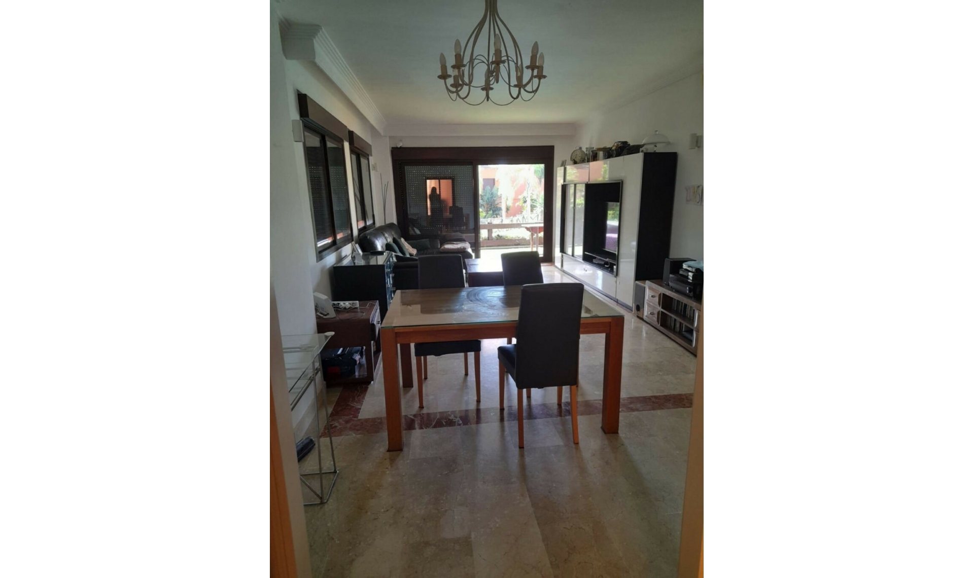 Resale - Apartment -
Estepona