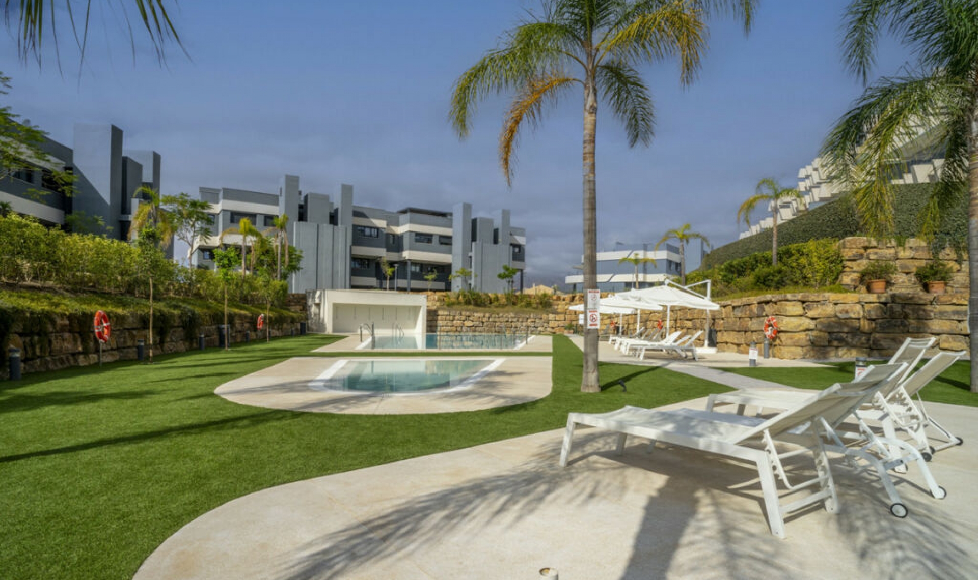 Resale - Apartment -
Estepona