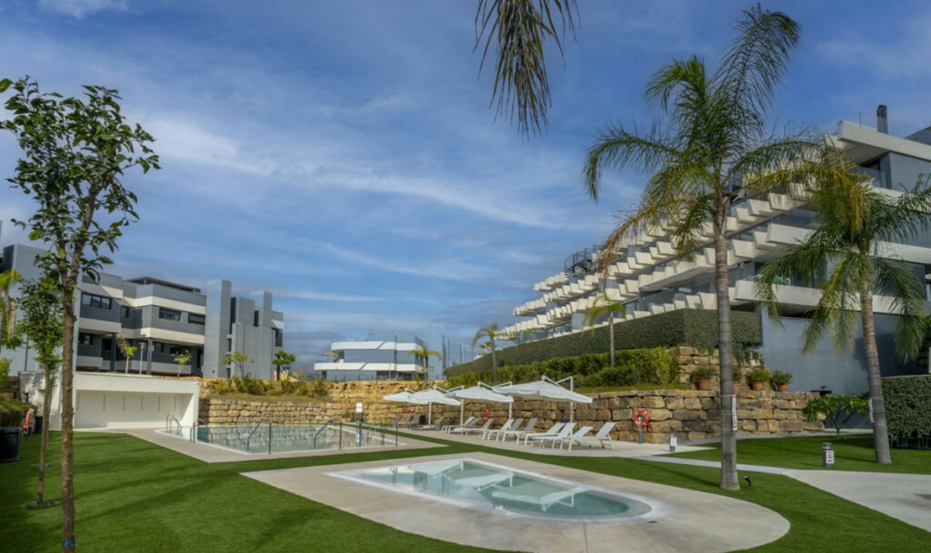 Resale - Apartment -
Estepona