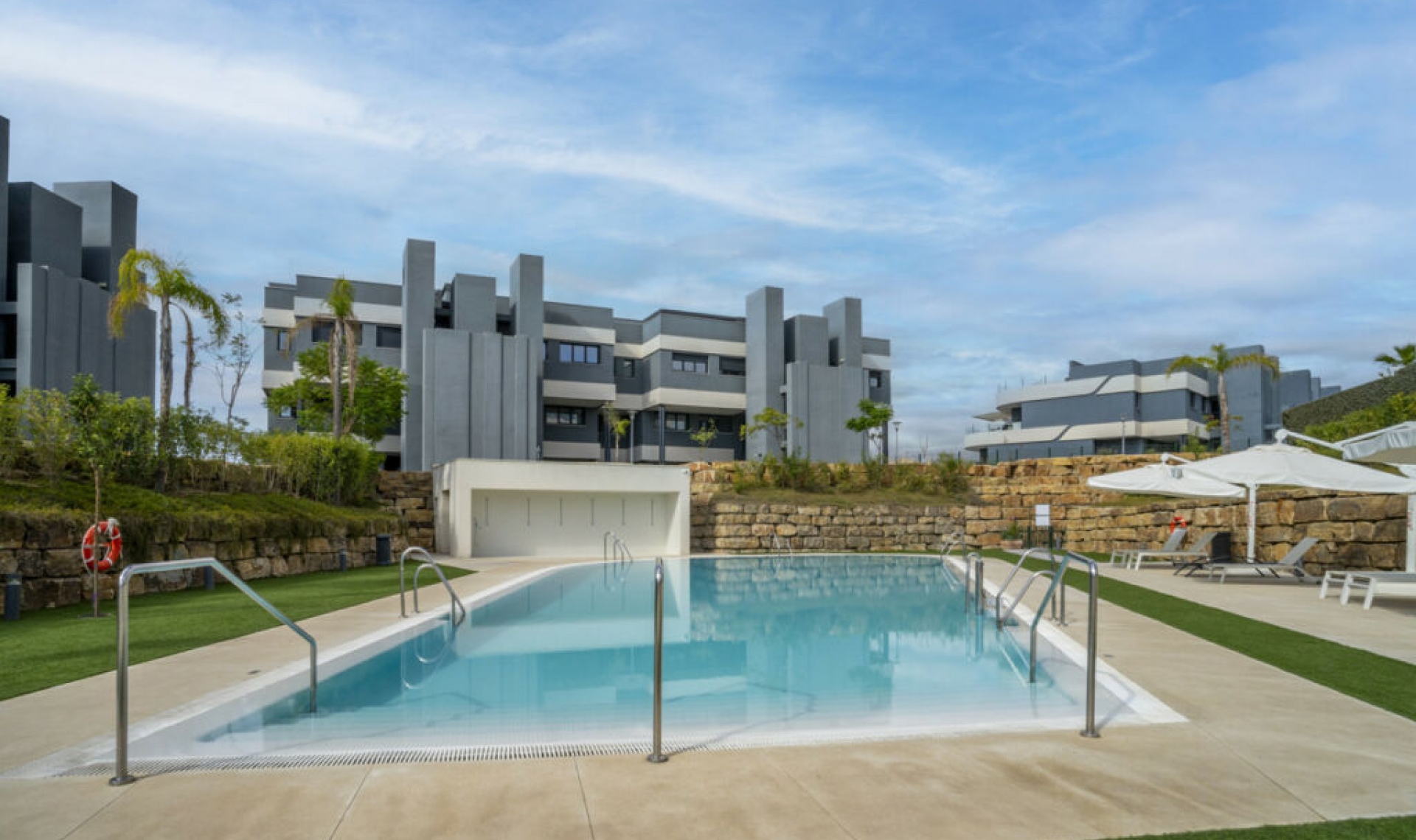 Resale - Apartment -
Estepona