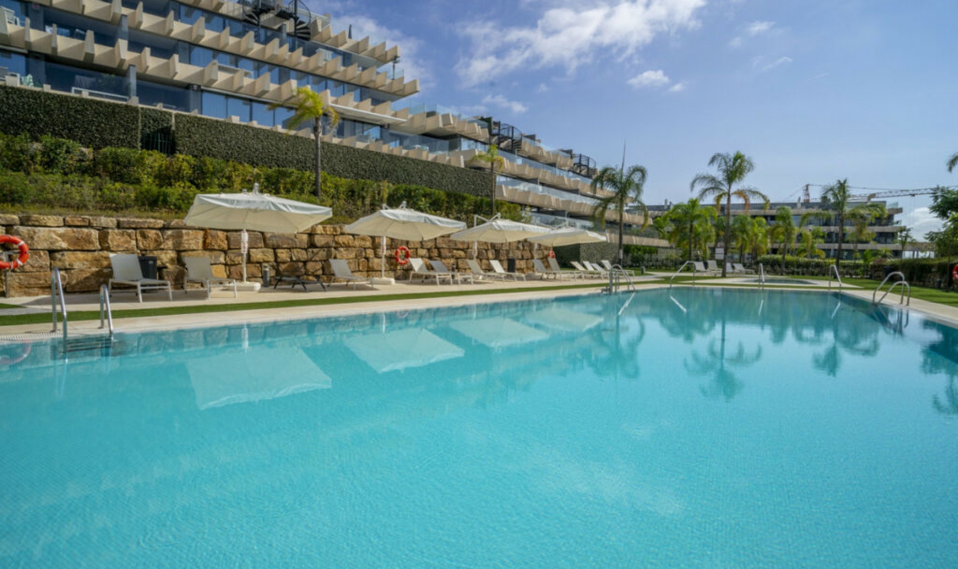 Resale - Apartment -
Estepona