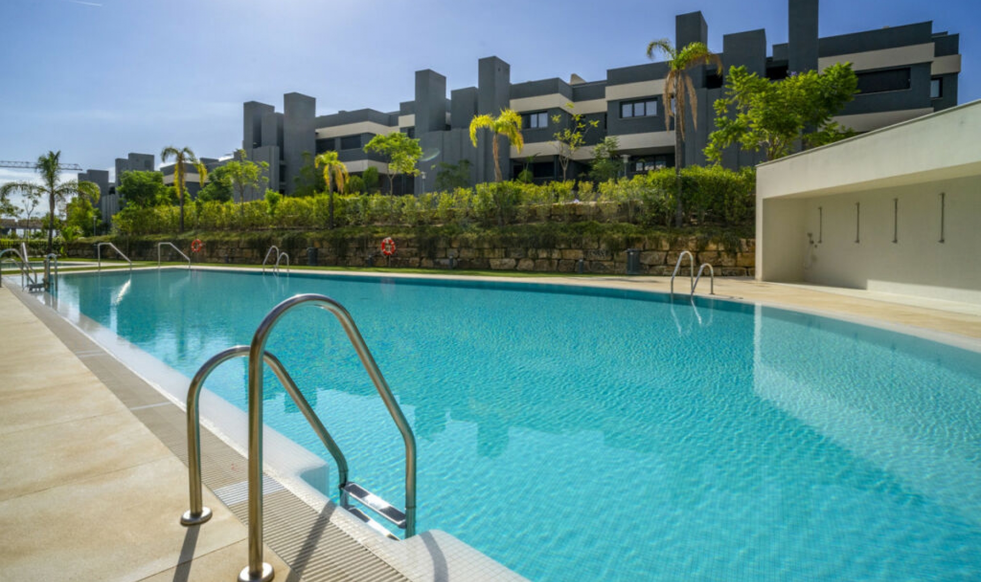 Resale - Apartment -
Estepona