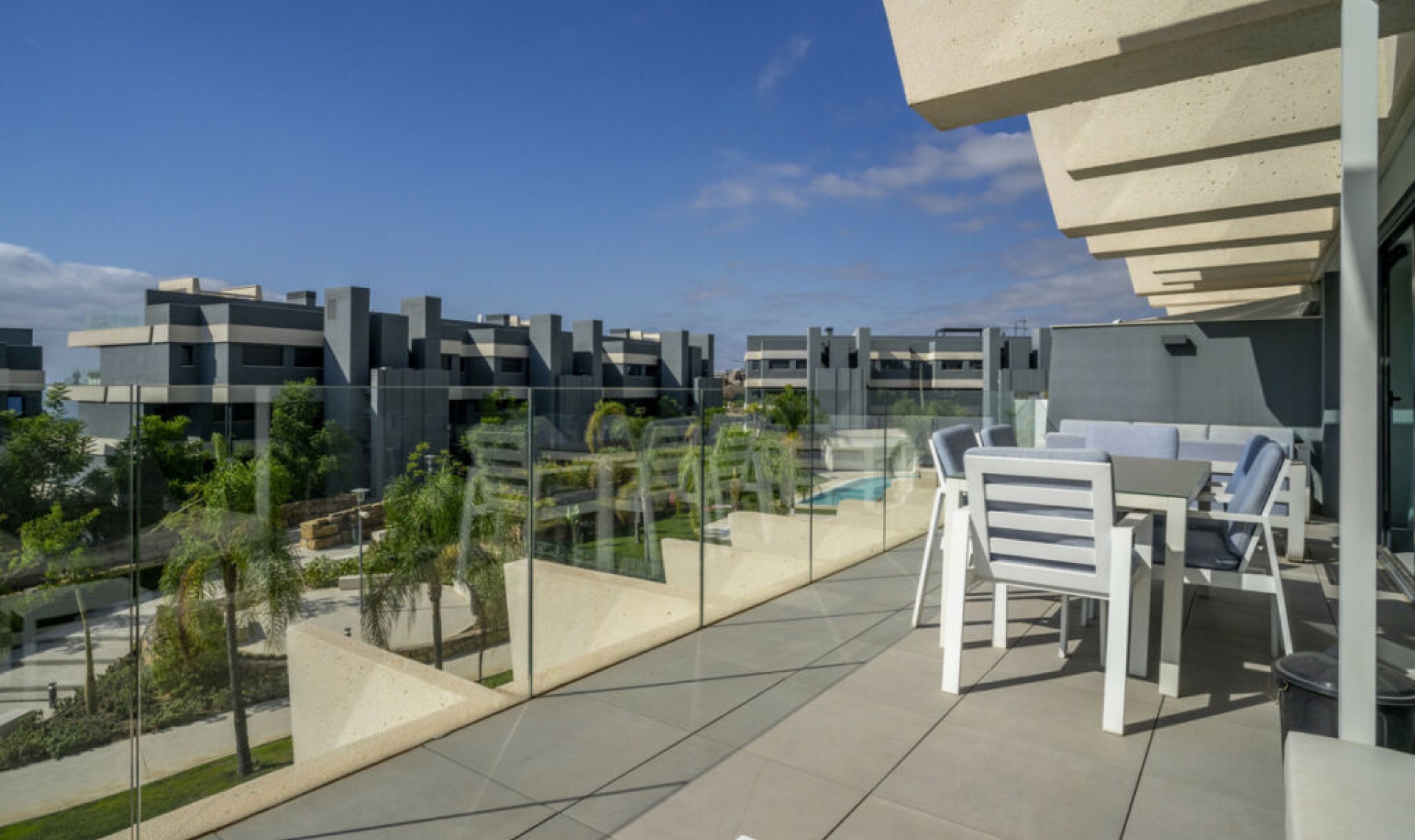 Resale - Apartment -
Estepona