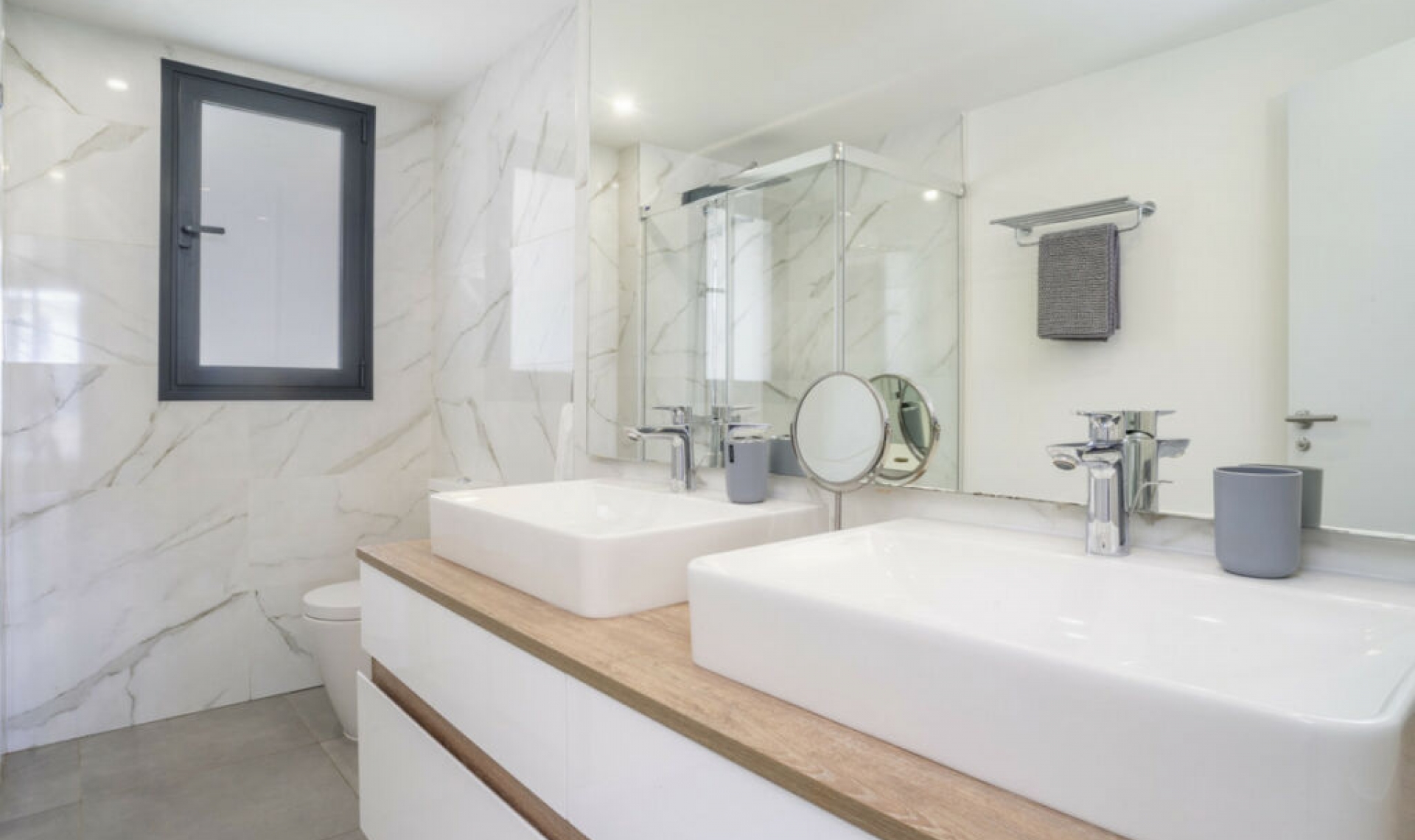 Resale - Apartment -
Estepona