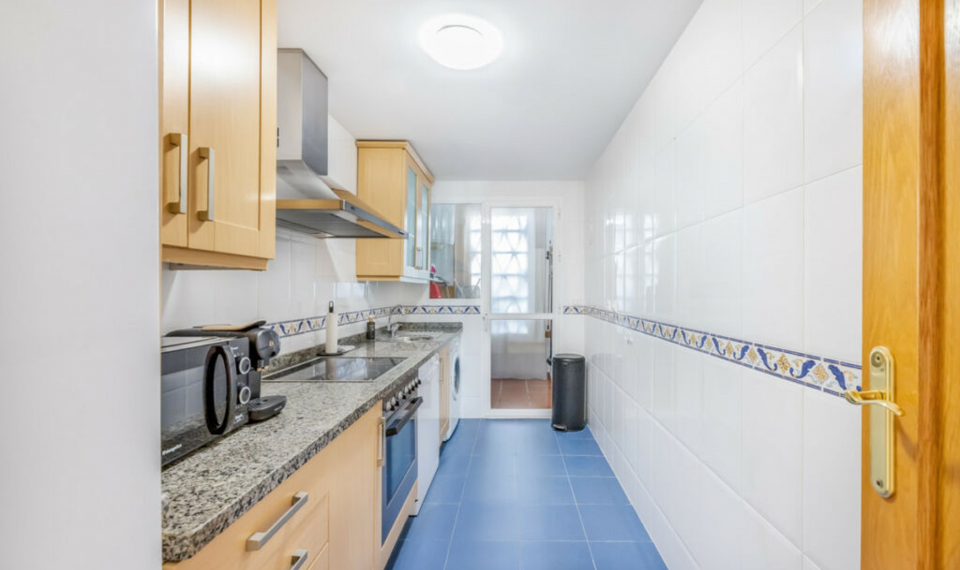 Resale - Apartment -
Estepona