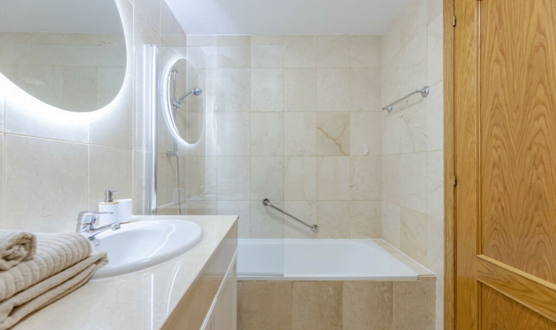 Resale - Apartment -
Estepona