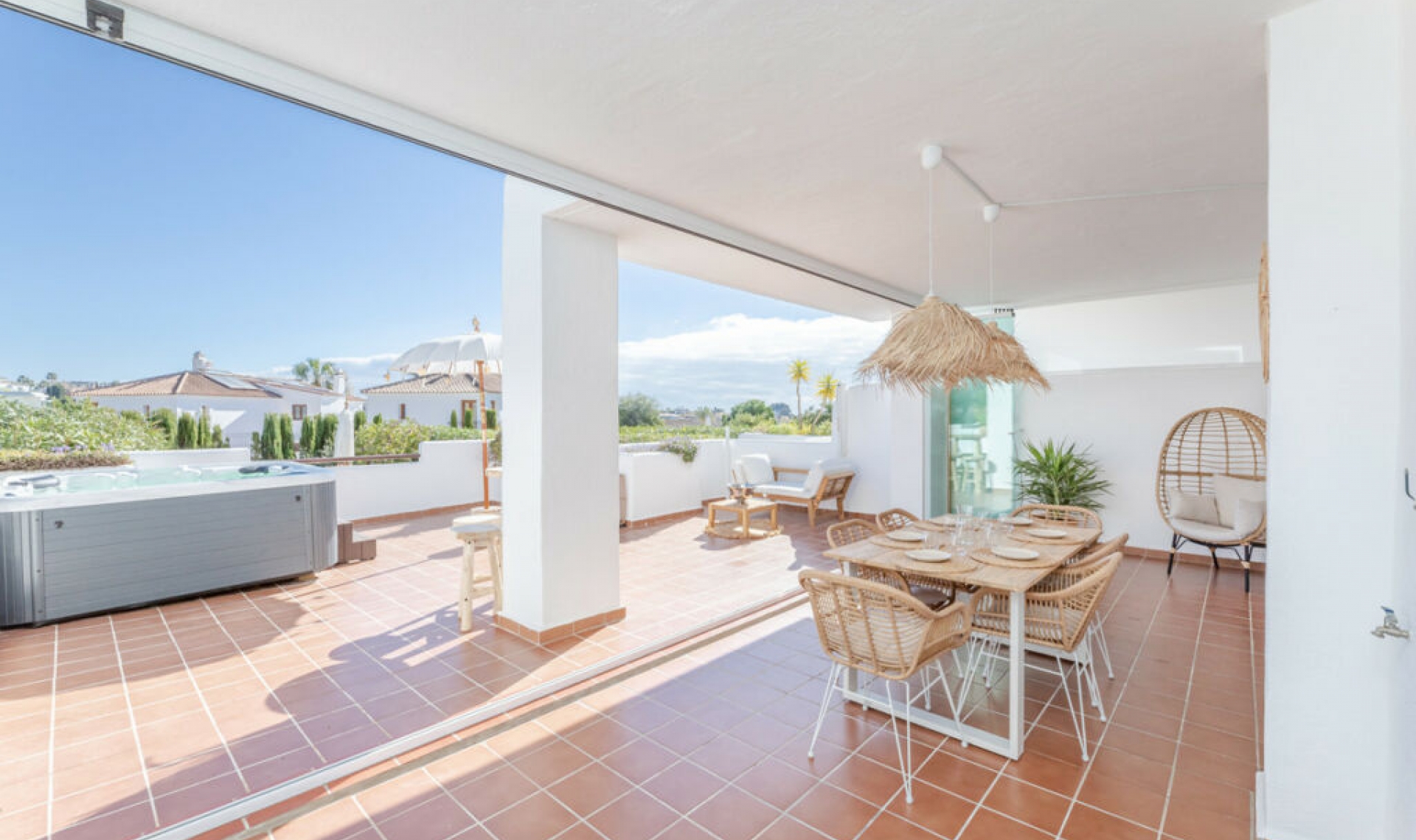 Resale - Apartment -
Estepona