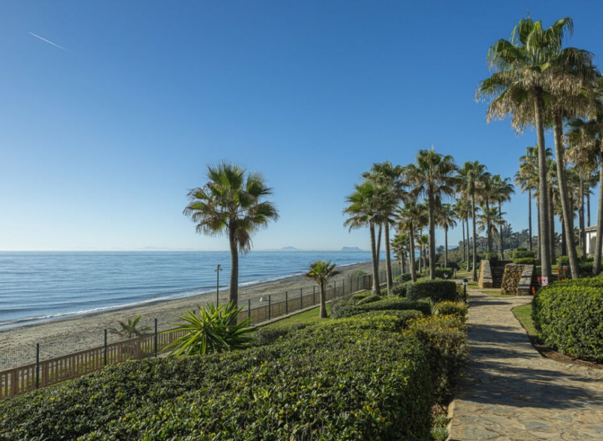 Resale - Apartment -
Estepona