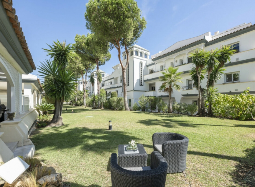 Resale - Apartment -
Estepona
