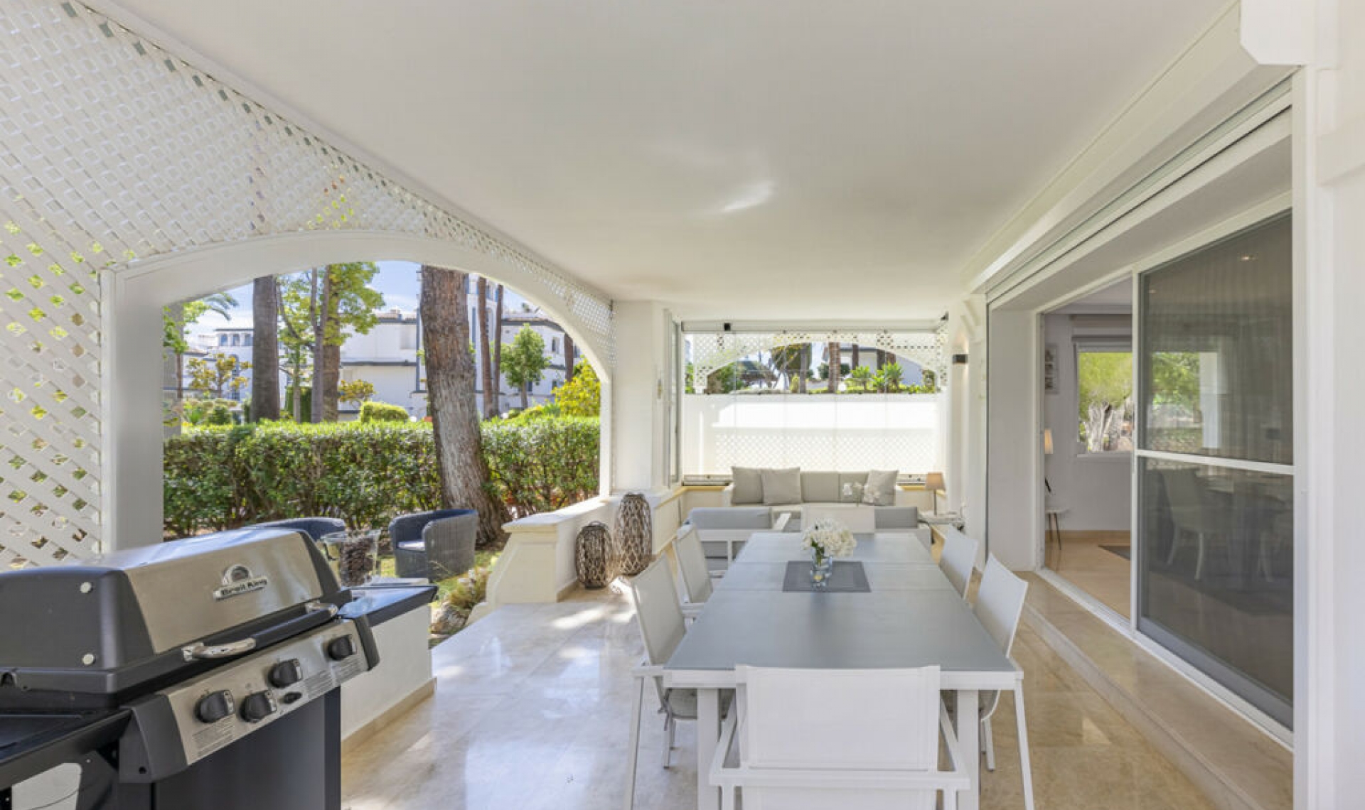 Resale - Apartment -
Estepona