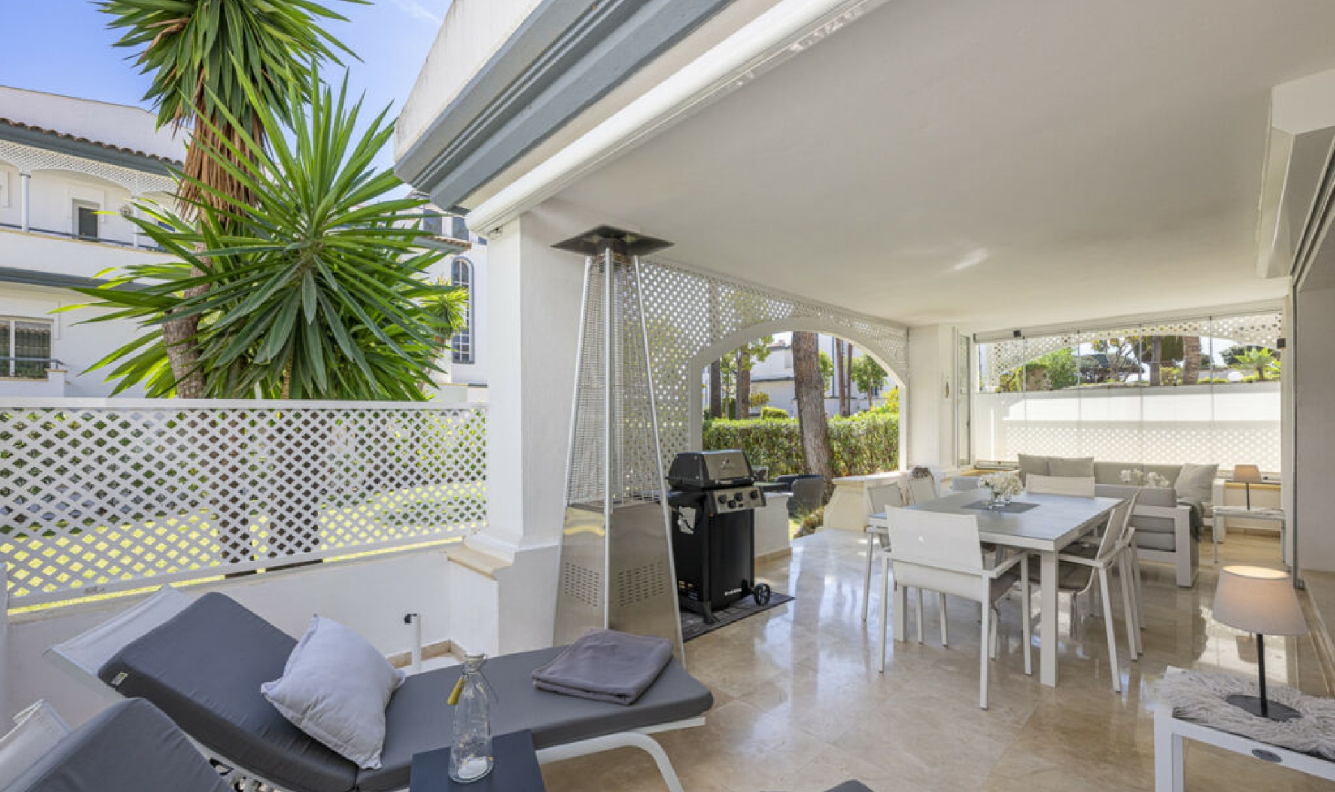 Resale - Apartment -
Estepona