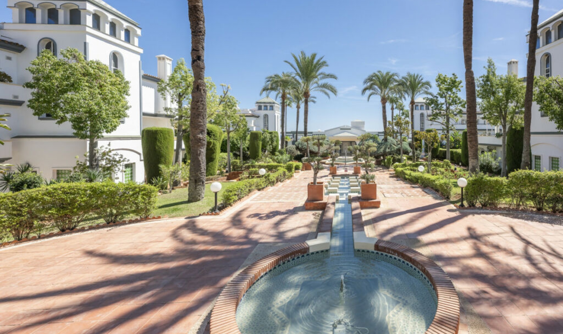 Resale - Apartment -
Estepona