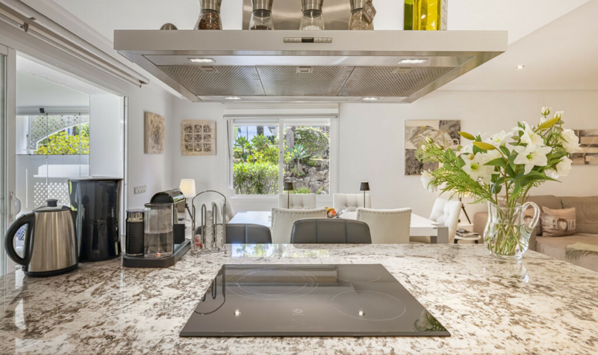 Resale - Apartment -
Estepona
