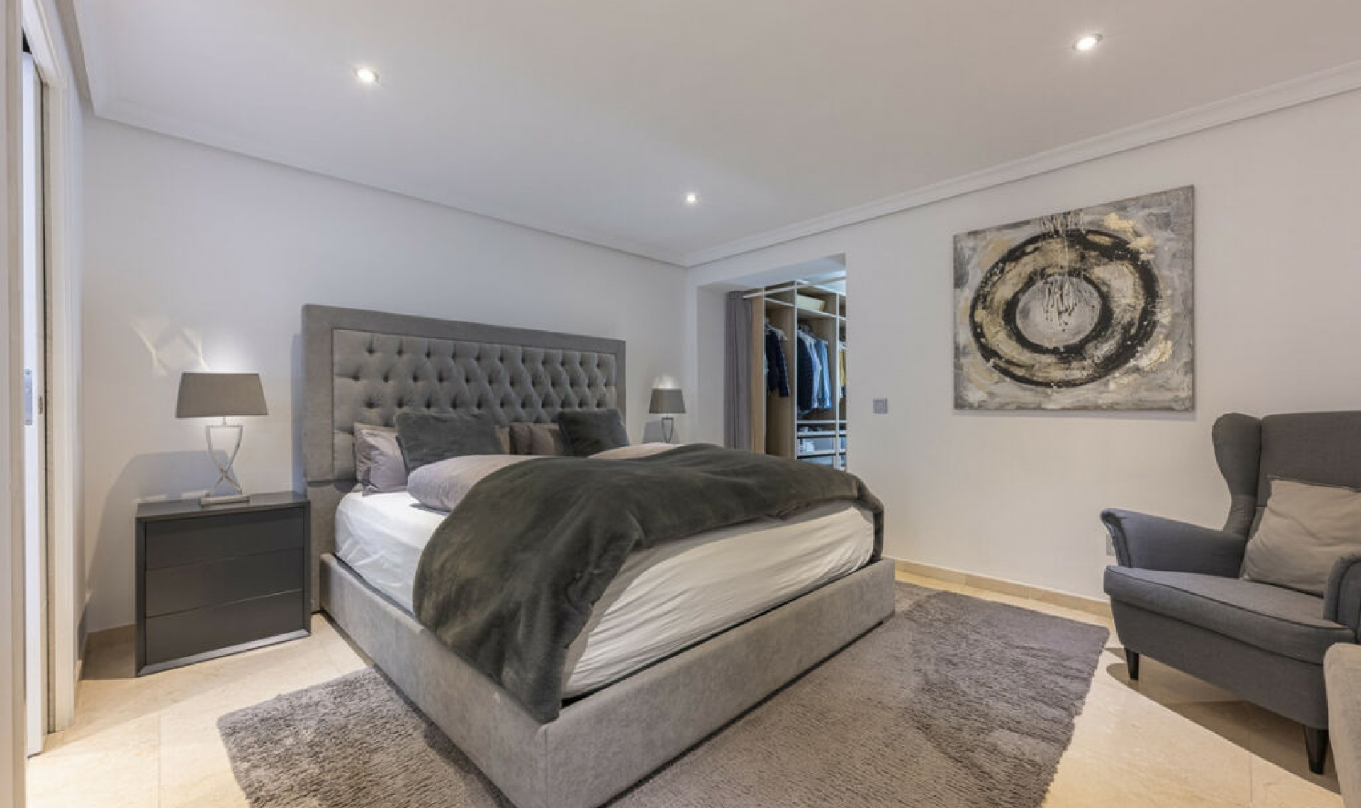Resale - Apartment -
Estepona
