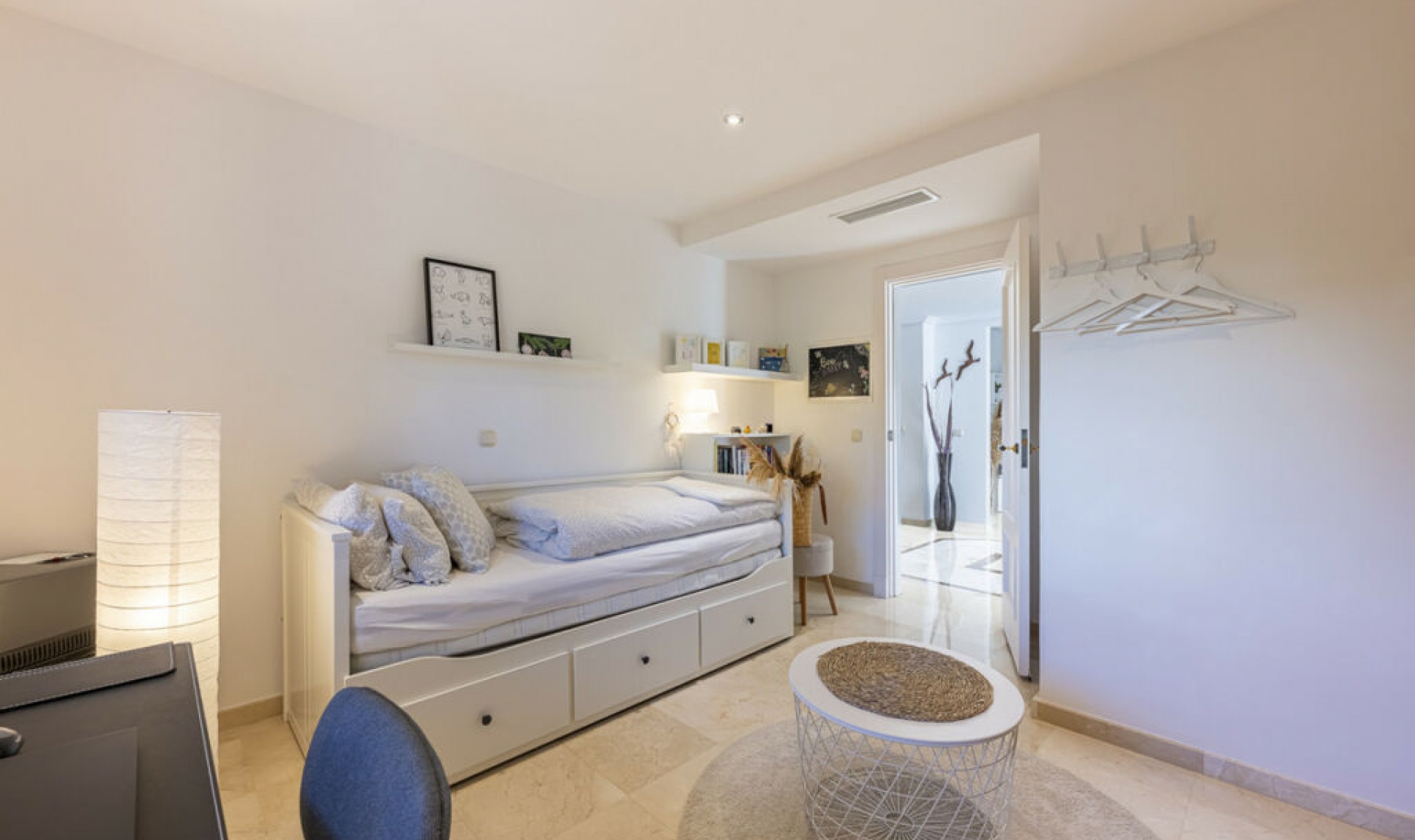 Resale - Apartment -
Estepona