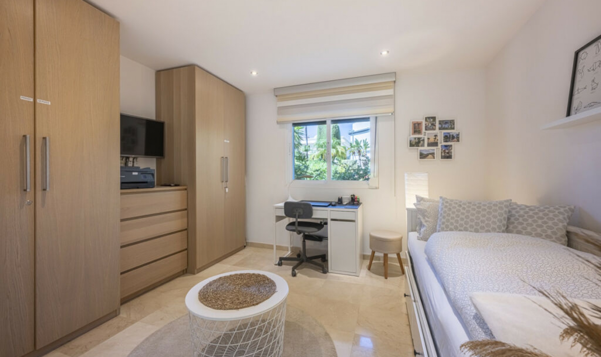 Resale - Apartment -
Estepona
