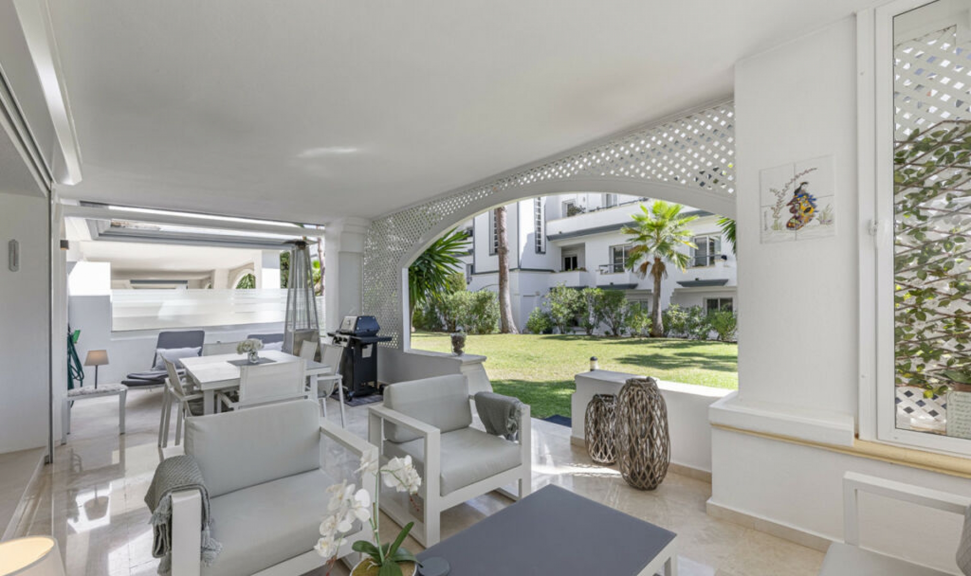 Resale - Apartment -
Estepona