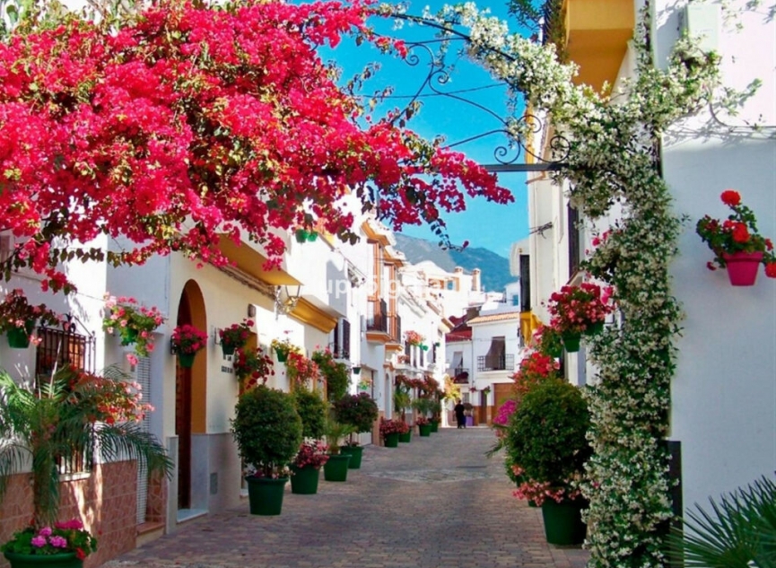 Resale - Apartment -
Estepona